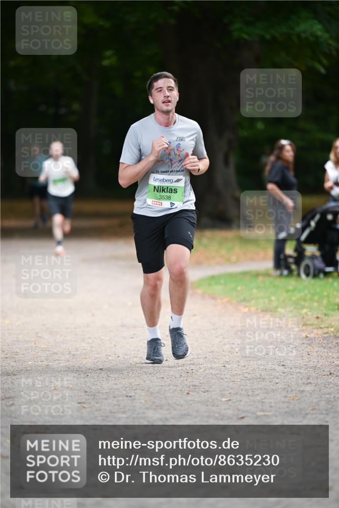 31.08.2025 - 21. Blankeneser Heldenlauf Dr. Thomas Lammeyer http://msf.ph/oto/8635230 31.08.2025 10:37:50 Laufen 33, 3538 meine-sportfotos.de