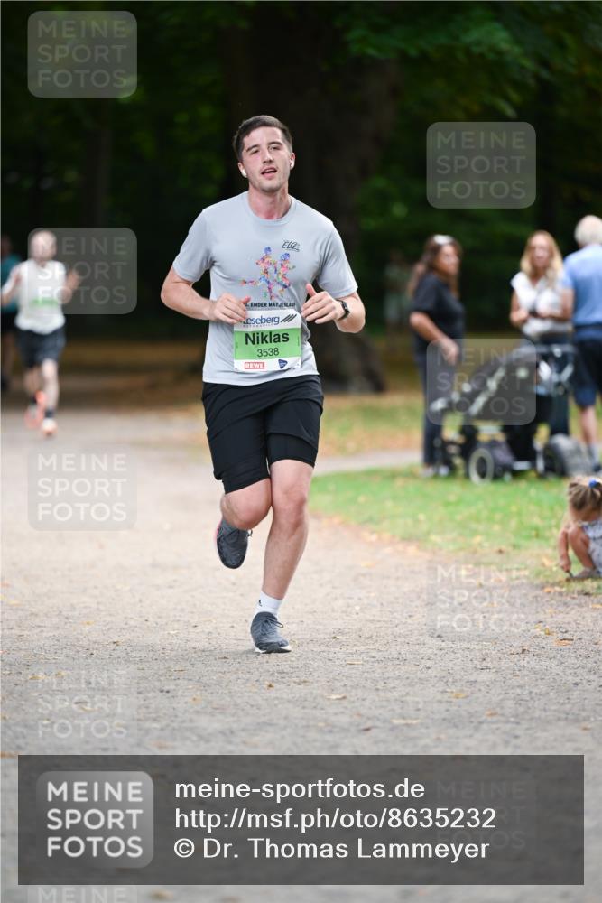 31.08.2025 - 21. Blankeneser Heldenlauf Dr. Thomas Lammeyer http://msf.ph/oto/8635232 31.08.2025 10:37:50 Laufen 3, 3538 meine-sportfotos.de
