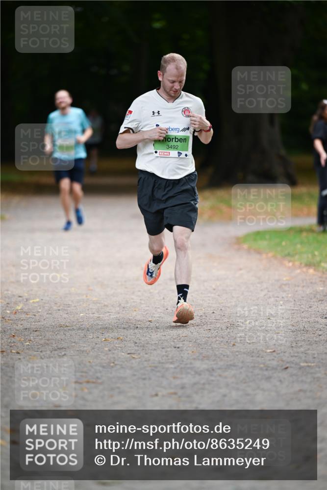 31.08.2025 - 21. Blankeneser Heldenlauf Dr. Thomas Lammeyer http://msf.ph/oto/8635249 31.08.2025 10:37:57 Laufen 3492 meine-sportfotos.de