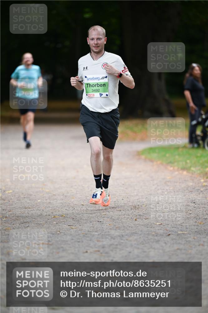 31.08.2025 - 21. Blankeneser Heldenlauf Dr. Thomas Lammeyer http://msf.ph/oto/8635251 31.08.2025 10:37:58 Laufen 3492 meine-sportfotos.de