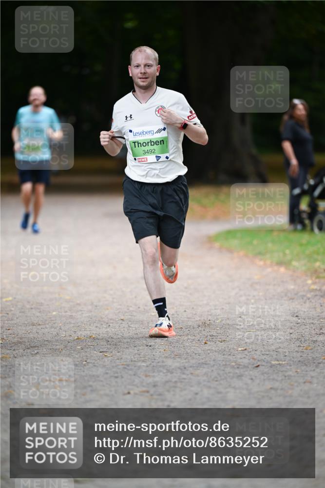31.08.2025 - 21. Blankeneser Heldenlauf Dr. Thomas Lammeyer http://msf.ph/oto/8635252 31.08.2025 10:37:58 Laufen 3492 meine-sportfotos.de