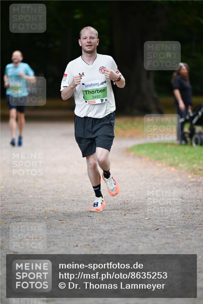31.08.2025 - 21. Blankeneser Heldenlauf Dr. Thomas Lammeyer http://msf.ph/oto/8635253 31.08.2025 10:37:58 Laufen 2, 3492 meine-sportfotos.de