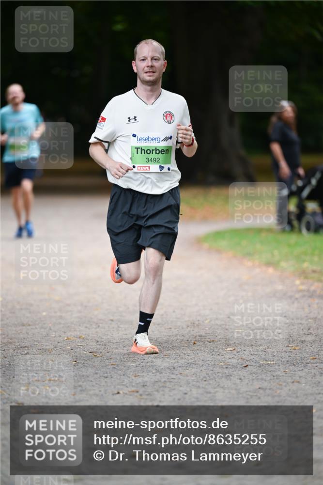 31.08.2025 - 21. Blankeneser Heldenlauf Dr. Thomas Lammeyer http://msf.ph/oto/8635255 31.08.2025 10:37:58 Laufen 3492 meine-sportfotos.de