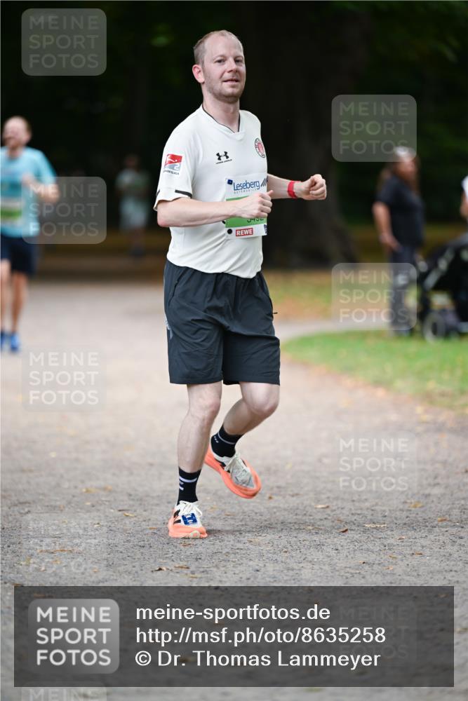 31.08.2025 - 21. Blankeneser Heldenlauf Dr. Thomas Lammeyer http://msf.ph/oto/8635258 31.08.2025 10:37:59 Laufen 8, 432 meine-sportfotos.de