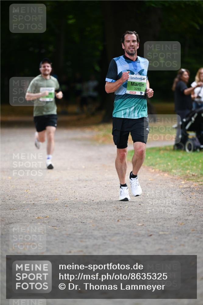 31.08.2025 - 21. Blankeneser Heldenlauf Dr. Thomas Lammeyer http://msf.ph/oto/8635325 31.08.2025 10:38:23 Laufen 11, 3283 meine-sportfotos.de