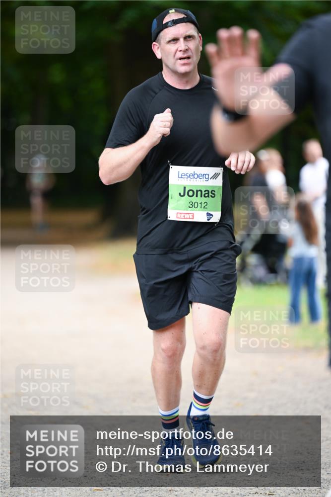 31.08.2025 - 21. Blankeneser Heldenlauf Dr. Thomas Lammeyer http://msf.ph/oto/8635414 31.08.2025 10:38:52 Laufen 10, 3012 meine-sportfotos.de