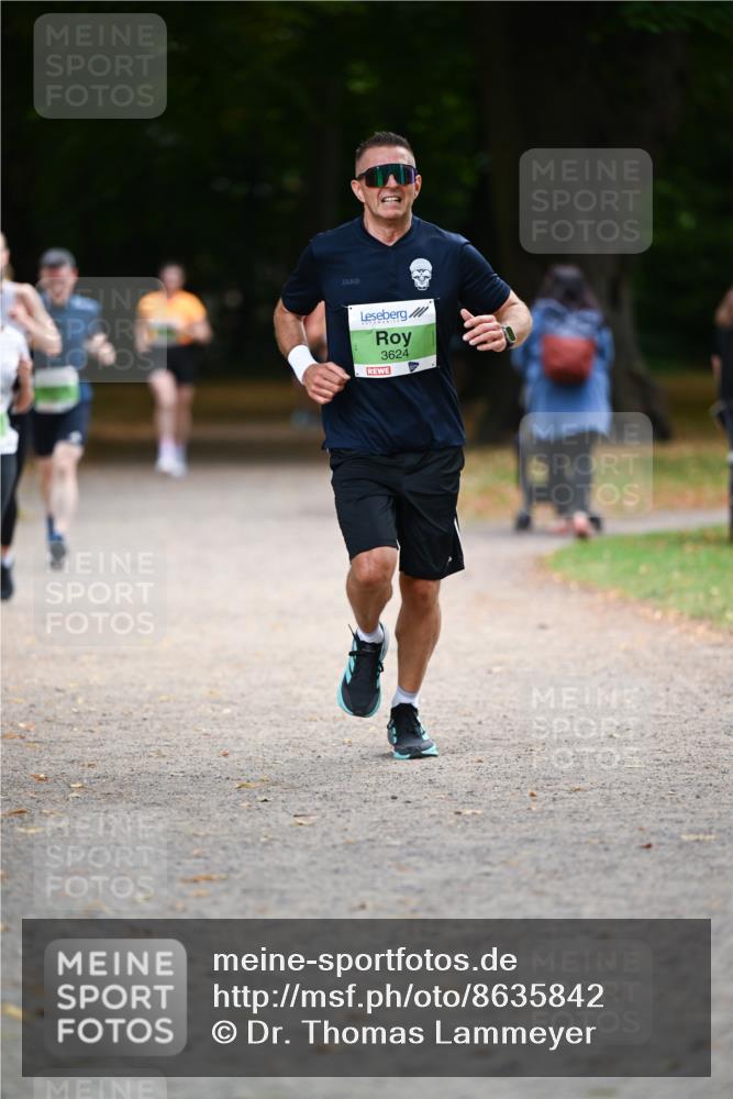 31.08.2025 - 21. Blankeneser Heldenlauf Dr. Thomas Lammeyer http://msf.ph/oto/8635842 31.08.2025 10:41:22 Laufen 3624 meine-sportfotos.de