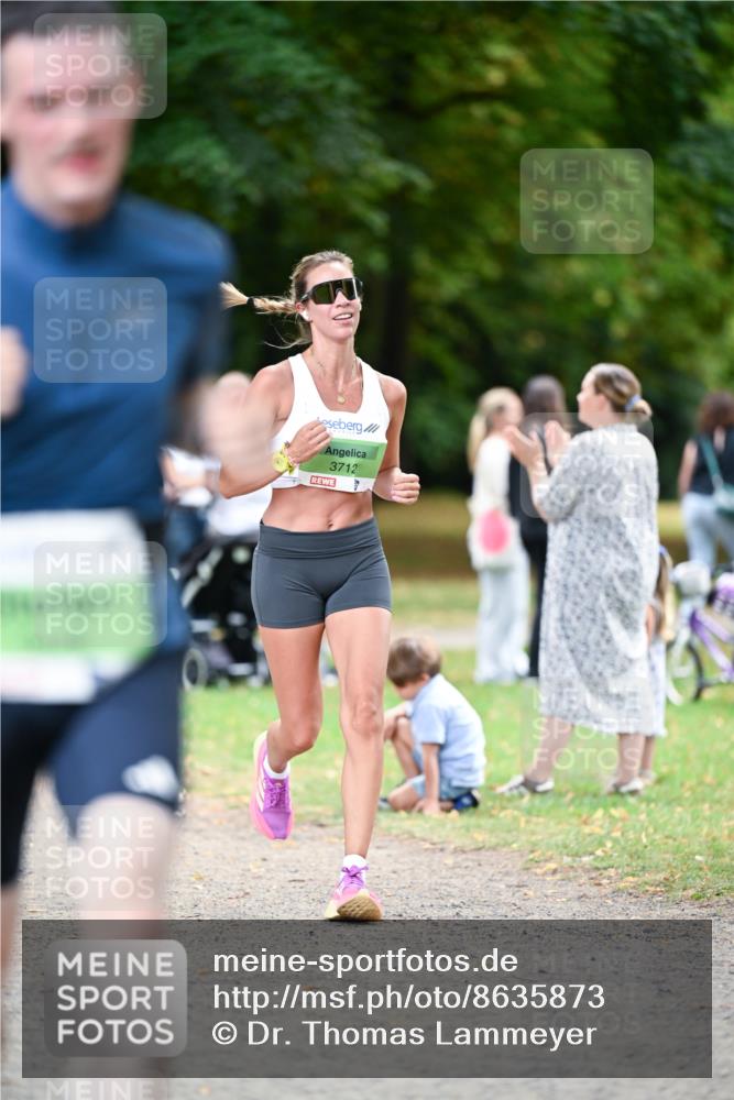 31.08.2025 - 21. Blankeneser Heldenlauf Dr. Thomas Lammeyer http://msf.ph/oto/8635873 31.08.2025 10:41:30 Laufen 3712 meine-sportfotos.de