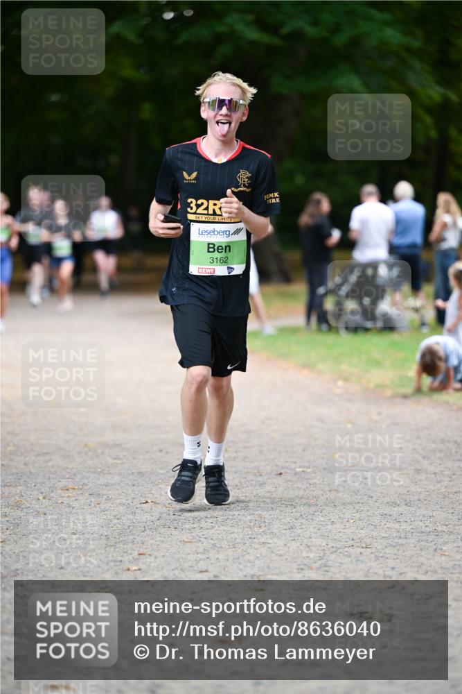 31.08.2025 - 21. Blankeneser Heldenlauf Dr. Thomas Lammeyer http://msf.ph/oto/8636040 31.08.2025 10:42:13 Laufen 32, 3162 meine-sportfotos.de