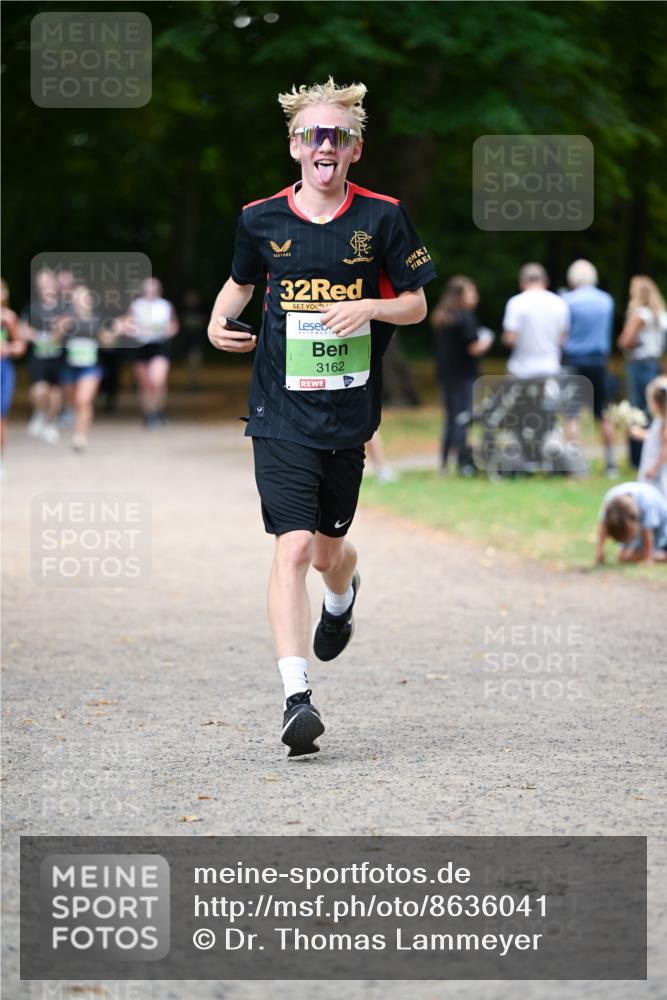 31.08.2025 - 21. Blankeneser Heldenlauf Dr. Thomas Lammeyer http://msf.ph/oto/8636041 31.08.2025 10:42:13 Laufen 32, 3162 meine-sportfotos.de