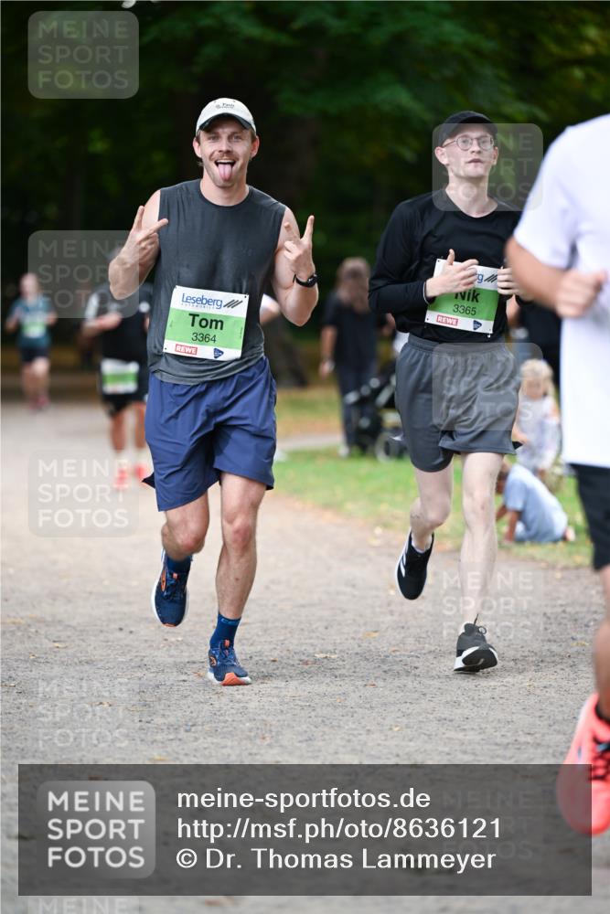 31.08.2025 - 21. Blankeneser Heldenlauf Dr. Thomas Lammeyer http://msf.ph/oto/8636121 31.08.2025 10:42:31 Laufen 3364, 3365 meine-sportfotos.de