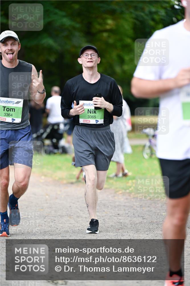 31.08.2025 - 21. Blankeneser Heldenlauf Dr. Thomas Lammeyer http://msf.ph/oto/8636122 31.08.2025 10:42:32 Laufen 3364, 3365 meine-sportfotos.de