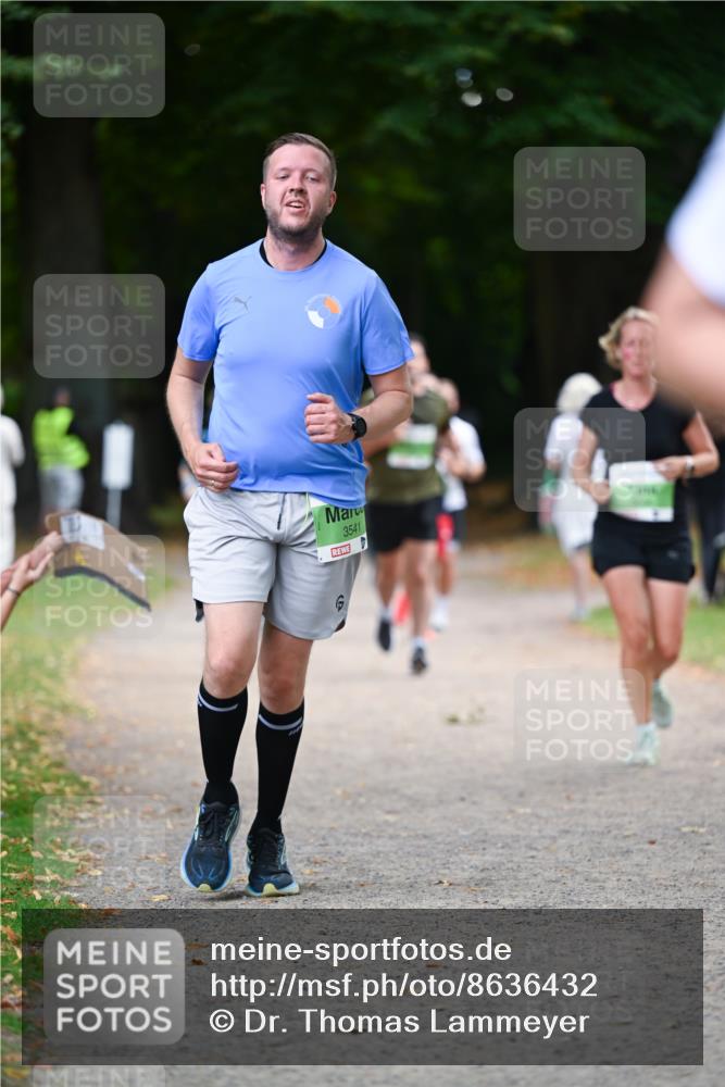31.08.2025 - 21. Blankeneser Heldenlauf Dr. Thomas Lammeyer http://msf.ph/oto/8636432 31.08.2025 10:44:13 Laufen 3541 meine-sportfotos.de