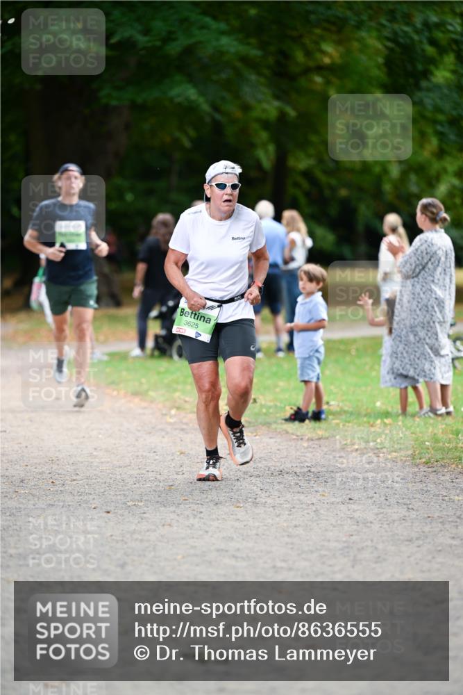 31.08.2025 - 21. Blankeneser Heldenlauf Dr. Thomas Lammeyer http://msf.ph/oto/8636555 31.08.2025 10:44:38 Laufen 3625 meine-sportfotos.de