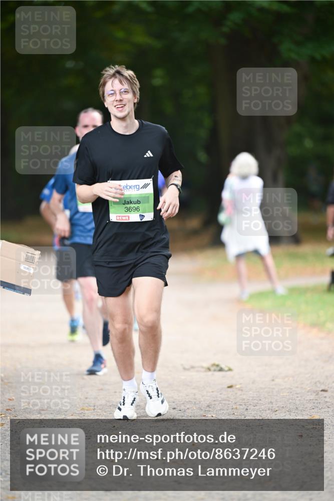 31.08.2025 - 21. Blankeneser Heldenlauf Dr. Thomas Lammeyer http://msf.ph/oto/8637246 31.08.2025 10:47:31 Laufen 3696 meine-sportfotos.de