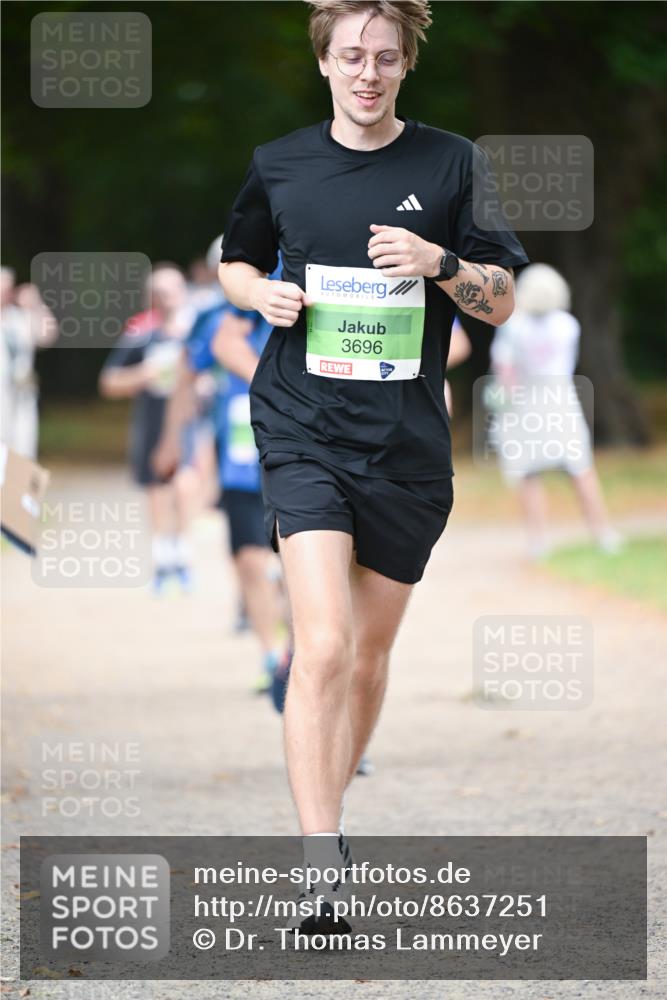 31.08.2025 - 21. Blankeneser Heldenlauf Dr. Thomas Lammeyer http://msf.ph/oto/8637251 31.08.2025 10:47:32 Laufen 3696 meine-sportfotos.de