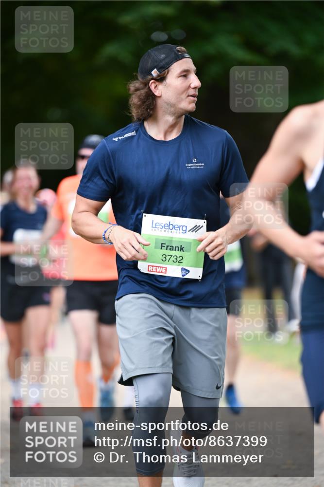 31.08.2025 - 21. Blankeneser Heldenlauf Dr. Thomas Lammeyer http://msf.ph/oto/8637399 31.08.2025 10:48:05 Laufen 3732 meine-sportfotos.de
