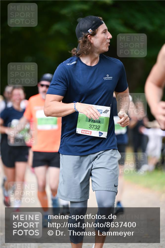 31.08.2025 - 21. Blankeneser Heldenlauf Dr. Thomas Lammeyer http://msf.ph/oto/8637400 31.08.2025 10:48:05 Laufen 3732 meine-sportfotos.de