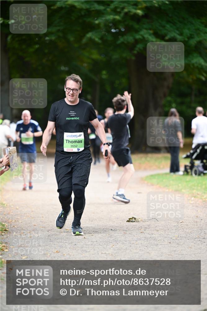 31.08.2025 - 21. Blankeneser Heldenlauf Dr. Thomas Lammeyer http://msf.ph/oto/8637528 31.08.2025 10:48:32 Laufen 3552 meine-sportfotos.de