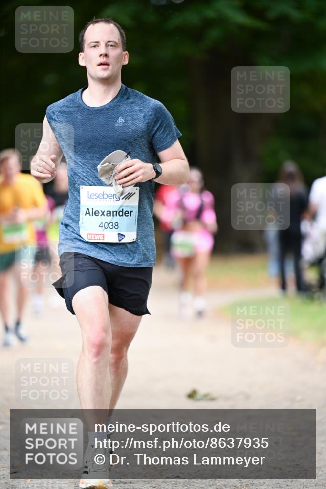 31.08.2025 - 21. Blankeneser Heldenlauf Dr. Thomas Lammeyer http://msf.ph/oto/8637935 31.08.2025 10:50:33 Laufen 4038 meine-sportfotos.de