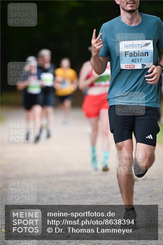 31.08.2025 - 21. Blankeneser Heldenlauf Dr. Thomas Lammeyer http://msf.ph/oto/8638394 31.08.2025 10:52:28 Laufen 4217 meine-sportfotos.de