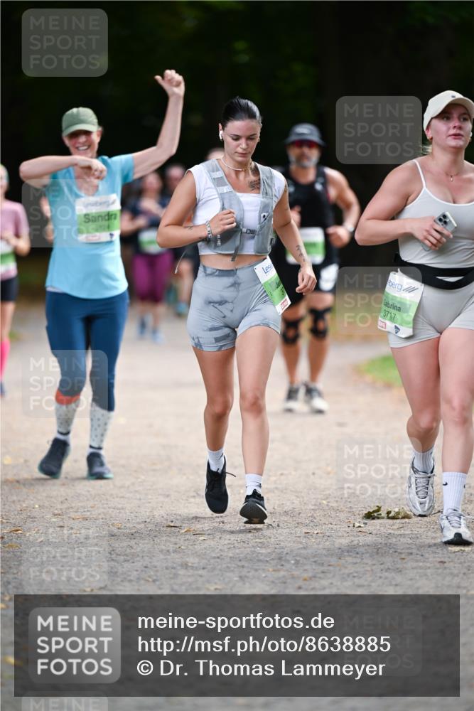 31.08.2025 - 21. Blankeneser Heldenlauf Dr. Thomas Lammeyer http://msf.ph/oto/8638885 31.08.2025 10:54:23 Laufen 3724, 3717 meine-sportfotos.de