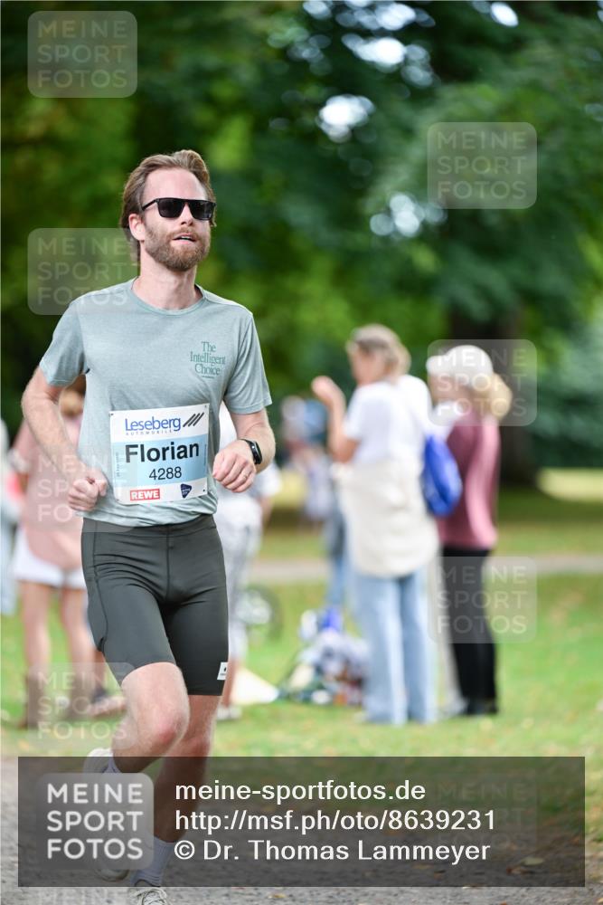 31.08.2025 - 21. Blankeneser Heldenlauf Dr. Thomas Lammeyer http://msf.ph/oto/8639231 31.08.2025 10:55:57 Laufen 4288 meine-sportfotos.de