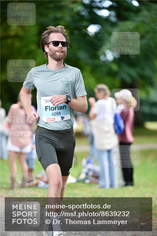 31.08.2025 - 21. Blankeneser Heldenlauf Dr. Thomas Lammeyer http://msf.ph/oto/8639232 31.08.2025 10:55:57 Laufen 4288 meine-sportfotos.de
