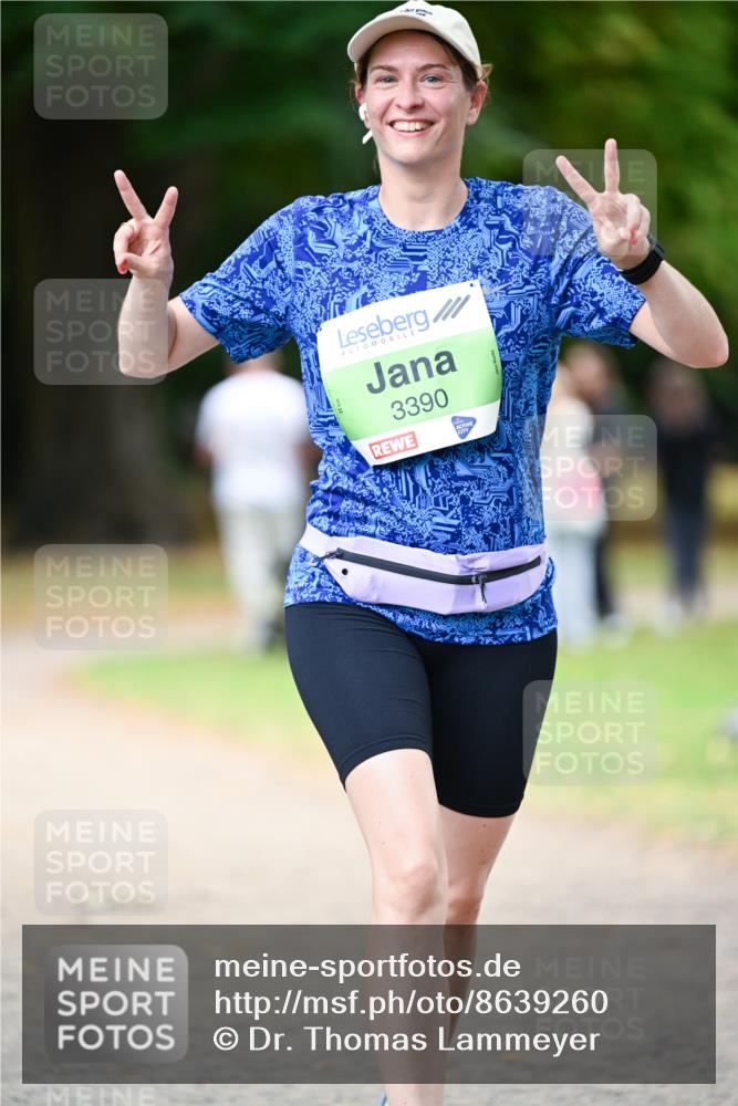 31.08.2025 - 21. Blankeneser Heldenlauf Dr. Thomas Lammeyer http://msf.ph/oto/8639260 31.08.2025 10:56:05 Laufen 3390 meine-sportfotos.de