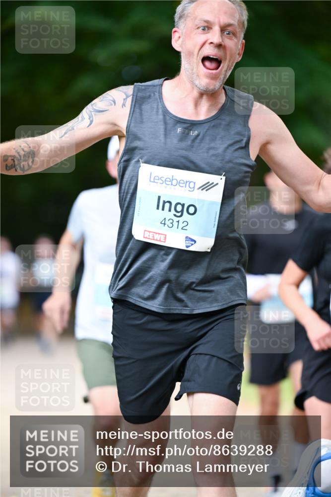31.08.2025 - 21. Blankeneser Heldenlauf Dr. Thomas Lammeyer http://msf.ph/oto/8639288 31.08.2025 10:56:21 Laufen 4312 meine-sportfotos.de