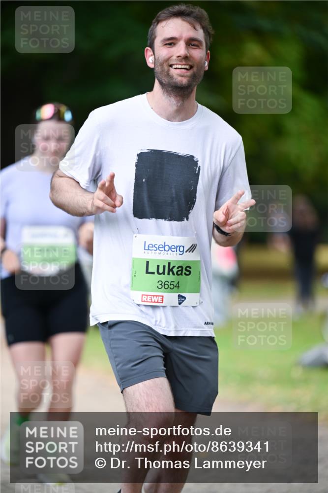 31.08.2025 - 21. Blankeneser Heldenlauf Dr. Thomas Lammeyer http://msf.ph/oto/8639341 31.08.2025 10:56:36 Laufen 3654 meine-sportfotos.de