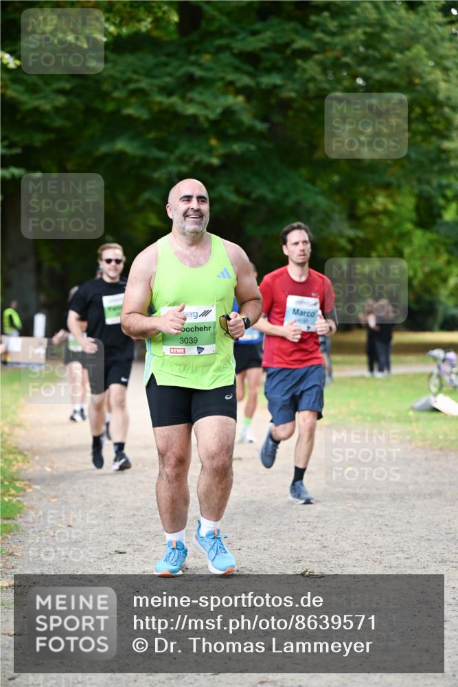31.08.2025 - 21. Blankeneser Heldenlauf Dr. Thomas Lammeyer http://msf.ph/oto/8639571 31.08.2025 10:57:25 Laufen 3039 meine-sportfotos.de