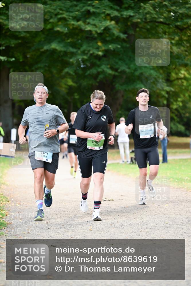 31.08.2025 - 21. Blankeneser Heldenlauf Dr. Thomas Lammeyer http://msf.ph/oto/8639619 31.08.2025 10:57:36 Laufen 4129, 3188, 4061 meine-sportfotos.de