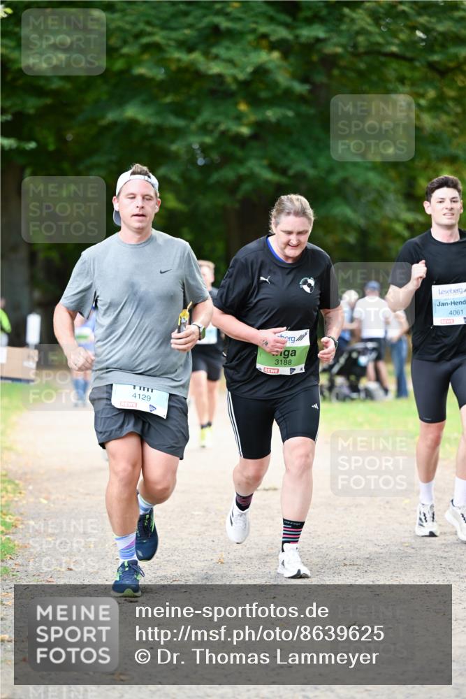 31.08.2025 - 21. Blankeneser Heldenlauf Dr. Thomas Lammeyer http://msf.ph/oto/8639625 31.08.2025 10:57:37 Laufen 4129, 3188, 4061 meine-sportfotos.de