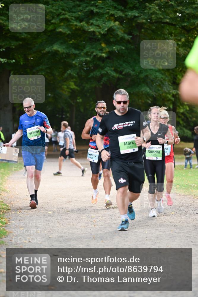 31.08.2025 - 21. Blankeneser Heldenlauf Dr. Thomas Lammeyer http://msf.ph/oto/8639794 31.08.2025 10:58:19 Laufen 3359, 4400, 3584, 3583, 59 meine-sportfotos.de