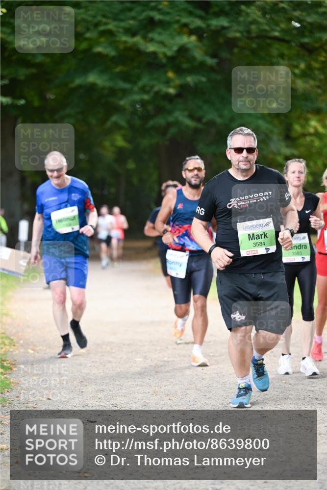 31.08.2025 - 21. Blankeneser Heldenlauf Dr. Thomas Lammeyer http://msf.ph/oto/8639800 31.08.2025 10:58:20 Laufen 2023, 3584, 3583 meine-sportfotos.de