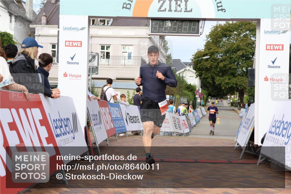 31.08.2025 - 21. Blankeneser Heldenlauf Strokosch-Dieckow http://msf.ph/oto/8640011 31.08.2025 09:45:36 Ziel 1148, 1027 meine-sportfotos.de