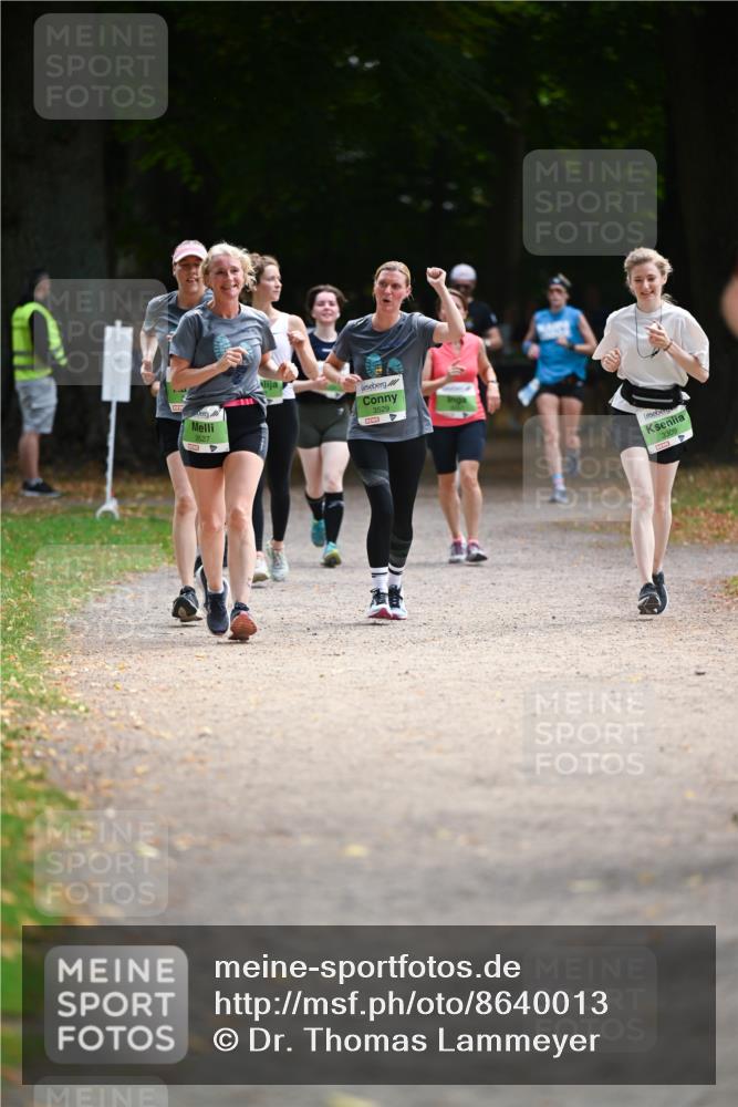 31.08.2025 - 21. Blankeneser Heldenlauf Dr. Thomas Lammeyer http://msf.ph/oto/8640013 31.08.2025 10:59:06 Laufen 3527, 110, 3529, 3309 meine-sportfotos.de