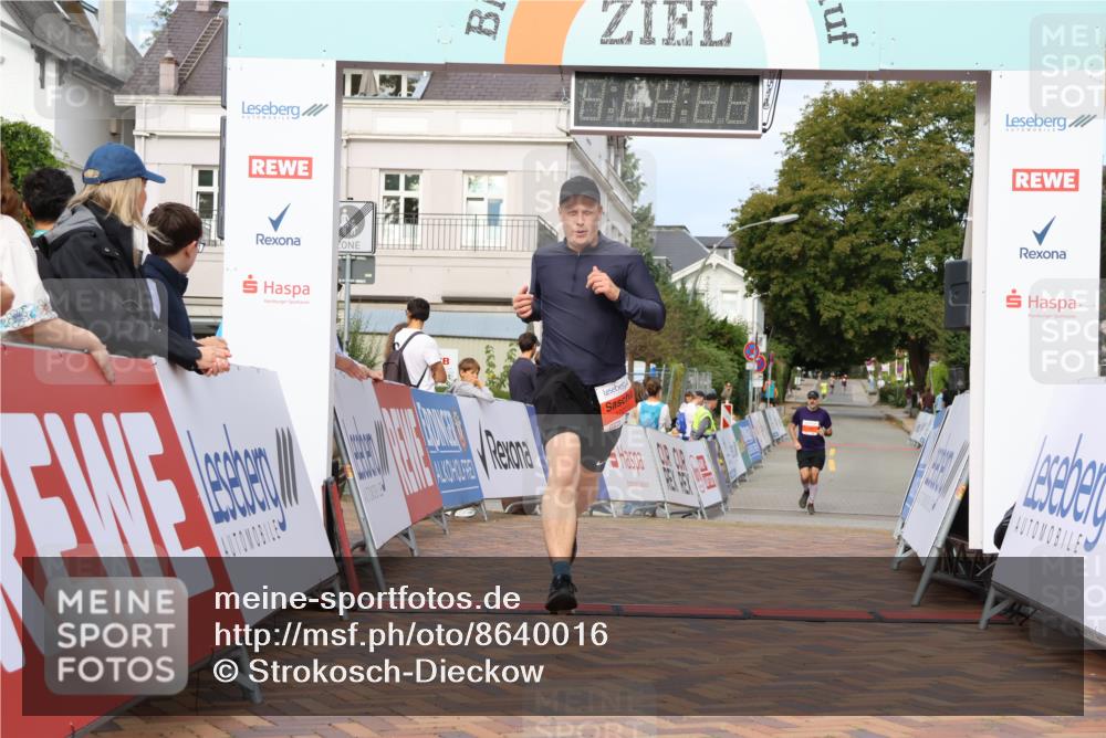 31.08.2025 - 21. Blankeneser Heldenlauf Strokosch-Dieckow http://msf.ph/oto/8640016 31.08.2025 09:45:36 Ziel 1148, 1027 meine-sportfotos.de