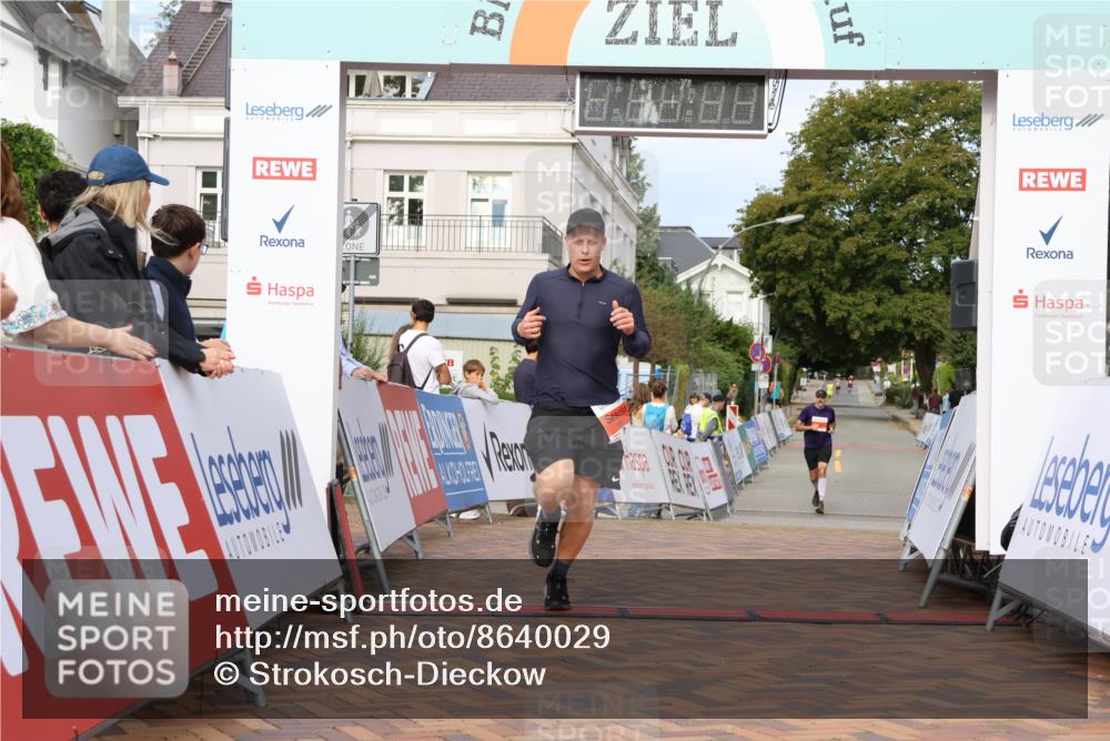 31.08.2025 - 21. Blankeneser Heldenlauf Strokosch-Dieckow http://msf.ph/oto/8640029 31.08.2025 09:45:36 Ziel 1148, 1027 meine-sportfotos.de