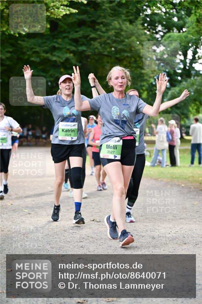 31.08.2025 - 21. Blankeneser Heldenlauf Dr. Thomas Lammeyer http://msf.ph/oto/8640071 31.08.2025 10:59:15 Laufen 3528, 3527 meine-sportfotos.de