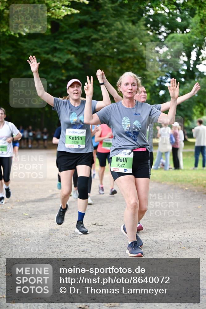 31.08.2025 - 21. Blankeneser Heldenlauf Dr. Thomas Lammeyer http://msf.ph/oto/8640072 31.08.2025 10:59:15 Laufen 3528, 3527 meine-sportfotos.de