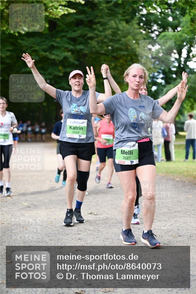 31.08.2025 - 21. Blankeneser Heldenlauf Dr. Thomas Lammeyer http://msf.ph/oto/8640073 31.08.2025 10:59:15 Laufen 3528, 3527 meine-sportfotos.de