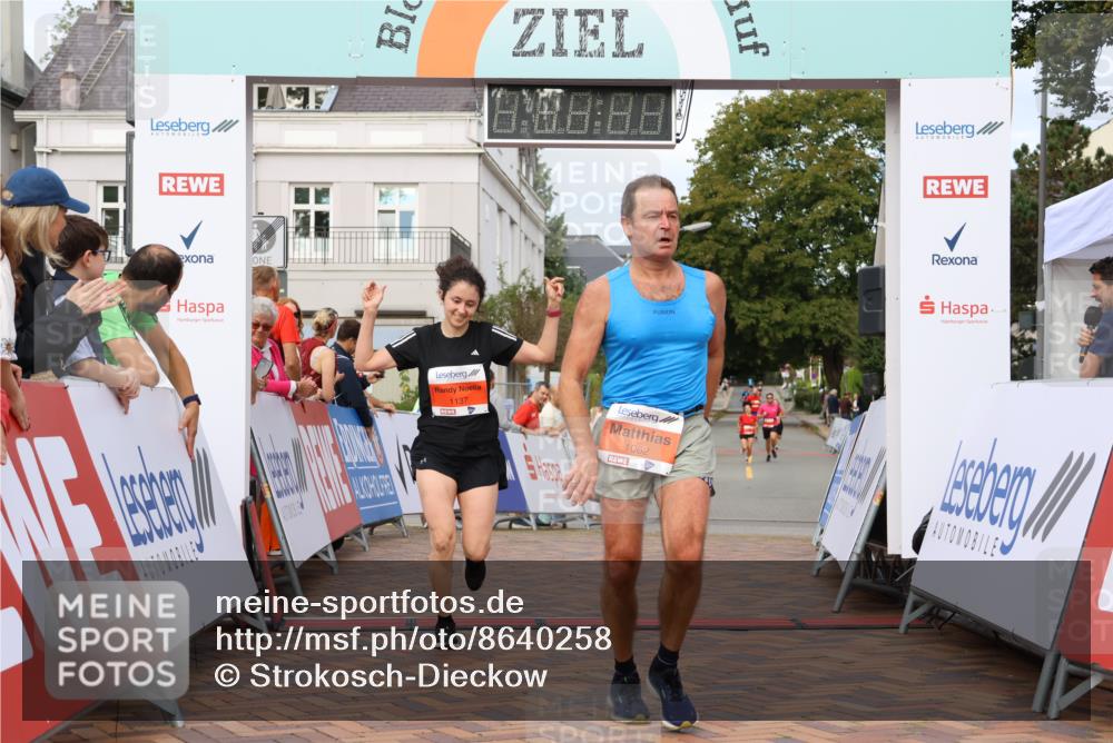 31.08.2025 - 21. Blankeneser Heldenlauf Strokosch-Dieckow http://msf.ph/oto/8640258 31.08.2025 09:41:03 Ziel 1056, 1121, 1137, 1062 meine-sportfotos.de