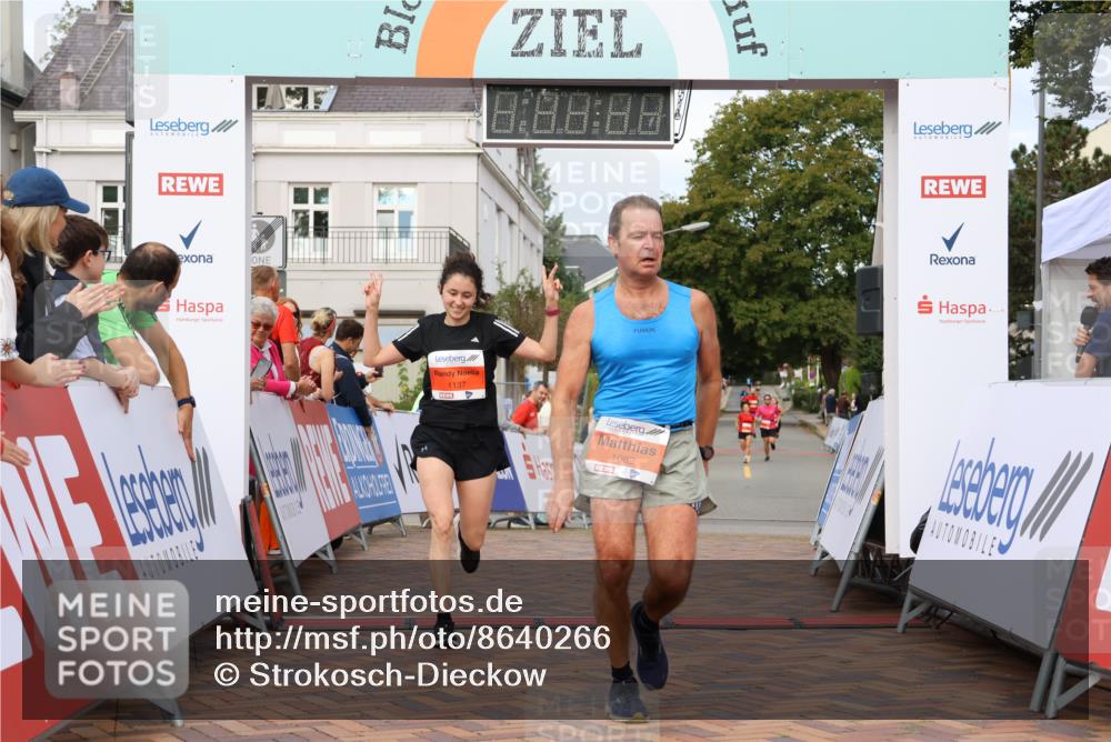 31.08.2025 - 21. Blankeneser Heldenlauf Strokosch-Dieckow http://msf.ph/oto/8640266 31.08.2025 09:41:03 Ziel 1056, 1121, 1137, 1062 meine-sportfotos.de