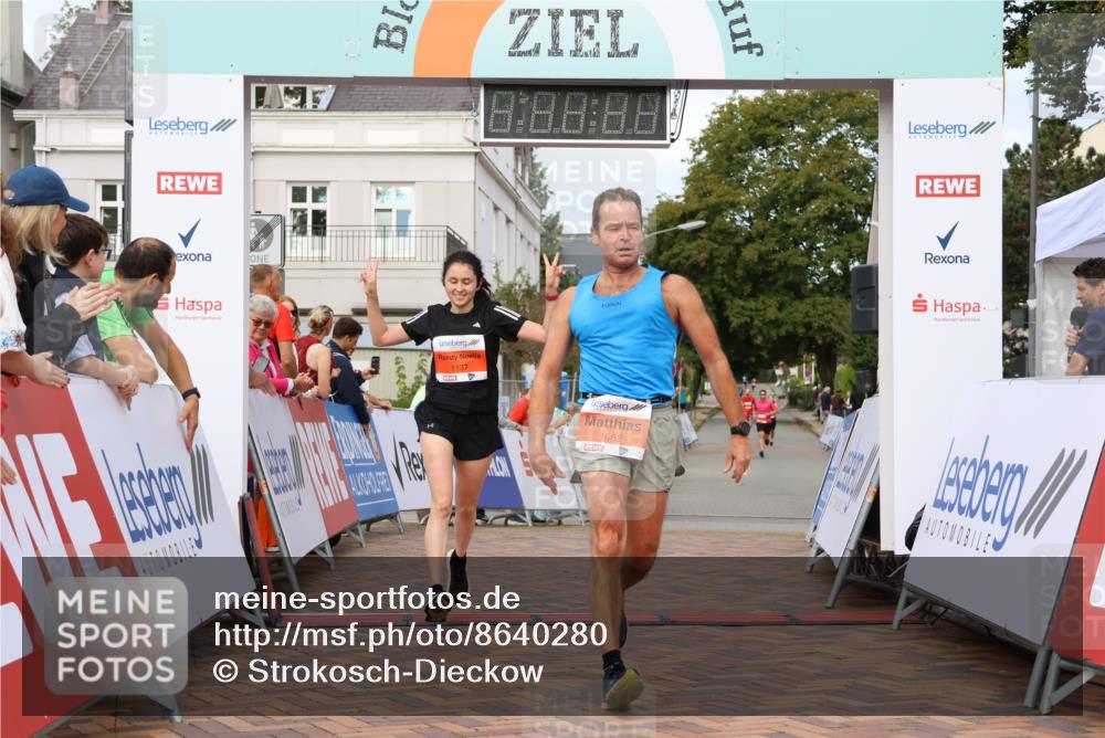 31.08.2025 - 21. Blankeneser Heldenlauf Strokosch-Dieckow http://msf.ph/oto/8640280 31.08.2025 09:41:03 Ziel 1056, 1121, 1137, 1062 meine-sportfotos.de