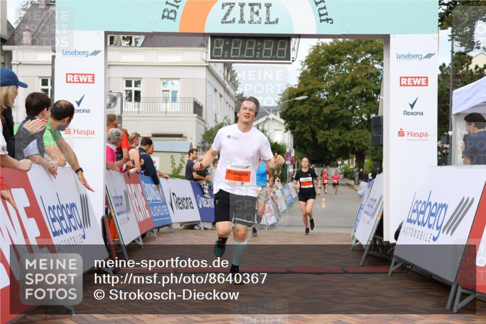 31.08.2025 - 21. Blankeneser Heldenlauf Strokosch-Dieckow http://msf.ph/oto/8640367 31.08.2025 09:41:00 Ziel 1056, 1151, 1121, 1137, 1062 meine-sportfotos.de