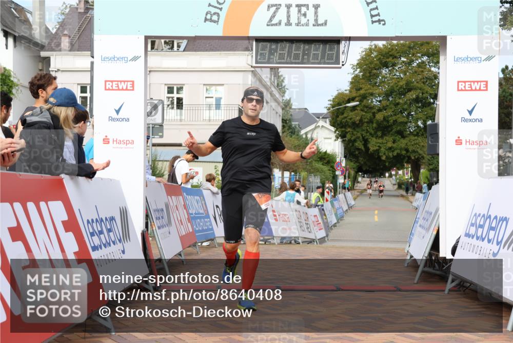 31.08.2025 - 21. Blankeneser Heldenlauf Strokosch-Dieckow http://msf.ph/oto/8640408 31.08.2025 09:44:59 Ziel 1025, 1096 meine-sportfotos.de
