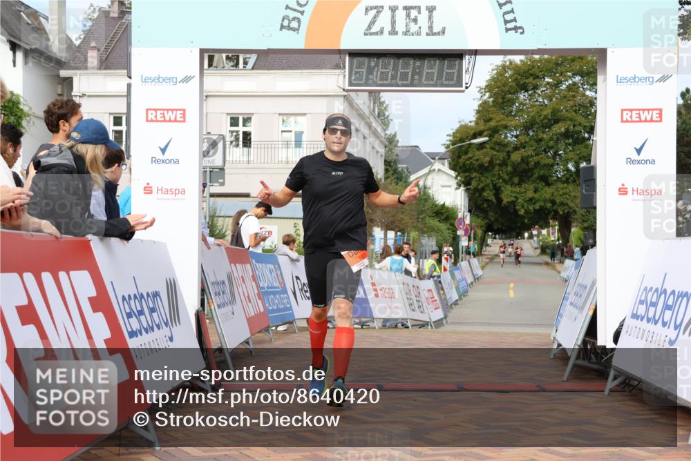 31.08.2025 - 21. Blankeneser Heldenlauf Strokosch-Dieckow http://msf.ph/oto/8640420 31.08.2025 09:44:59 Ziel 1025, 1096 meine-sportfotos.de