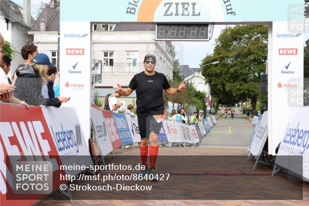 31.08.2025 - 21. Blankeneser Heldenlauf Strokosch-Dieckow http://msf.ph/oto/8640427 31.08.2025 09:44:59 Ziel 1025, 1096 meine-sportfotos.de